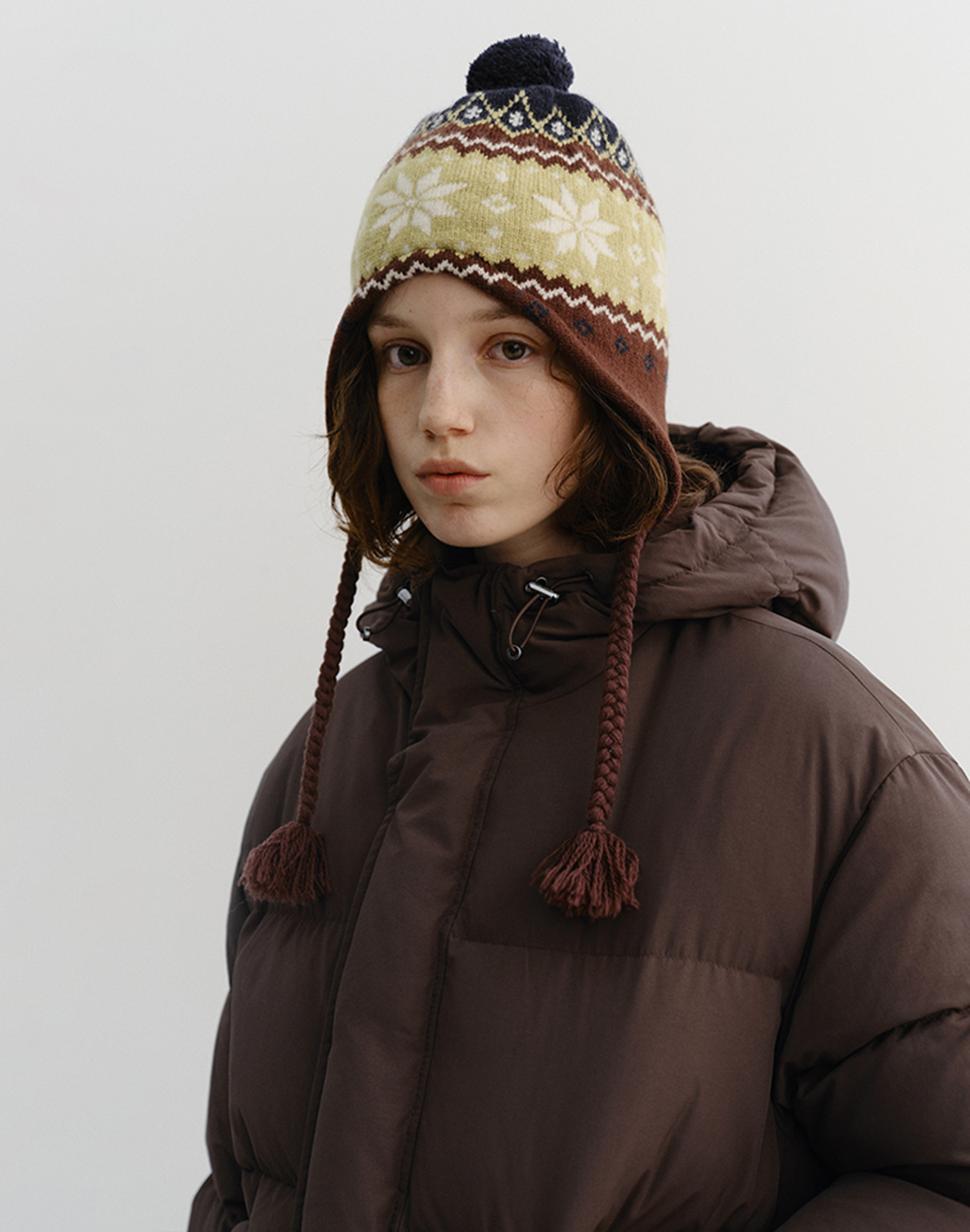 POMPOM TAIL BEANIE BROWN_UDHE5F103W3