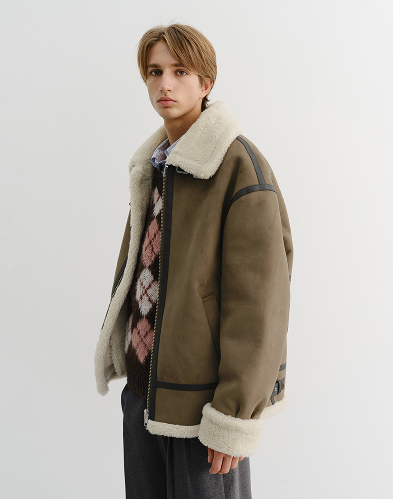 UNISEX LOOSE FIT LINE SHEARLING JACKET KHAKI BEIGE_M_UDJU5D123I2