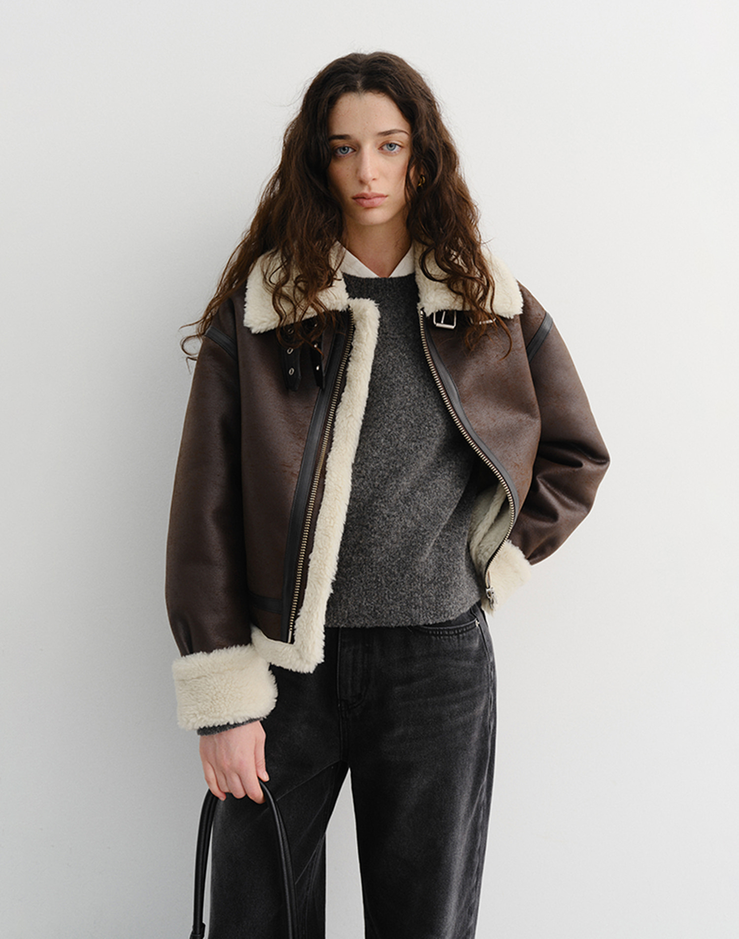 UNISEX LOOSE FIT LINE SHEARLING JACKET BROWN_UDJU5D123W2