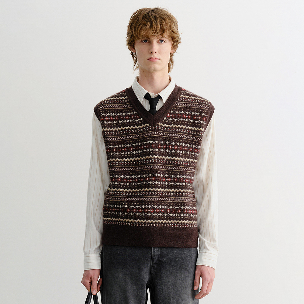 UNISEX CRAFTED V-NECK KNIT VEST DEEP BROWN_M_UDSW5C112W3