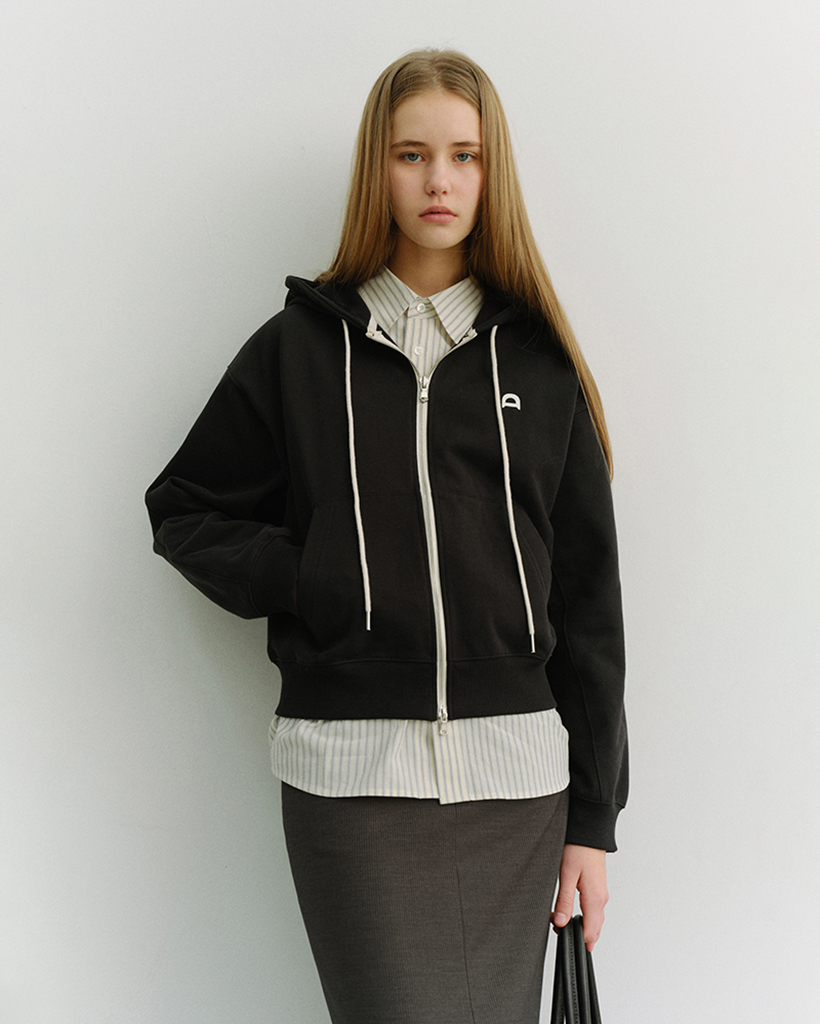 UNISEX LEATHER LOGO ZIP-UP HOODIE BLACK_UDTS6A108BK