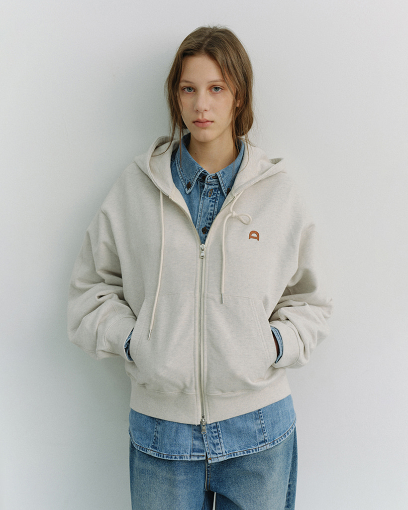 UNISEX LEATHER LOGO ZIP-UP HOODIE OATMEAL MELANGE_UDTS6A108I1