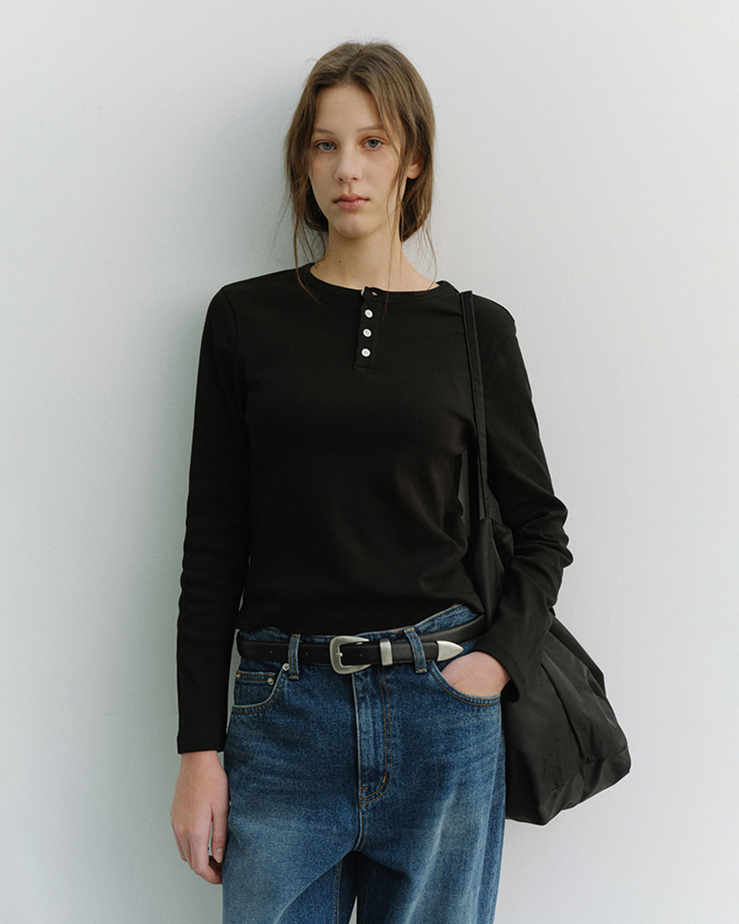 UNISEX HENLEY-NECK T-SHIRT BLACK_UDTS6A109BK