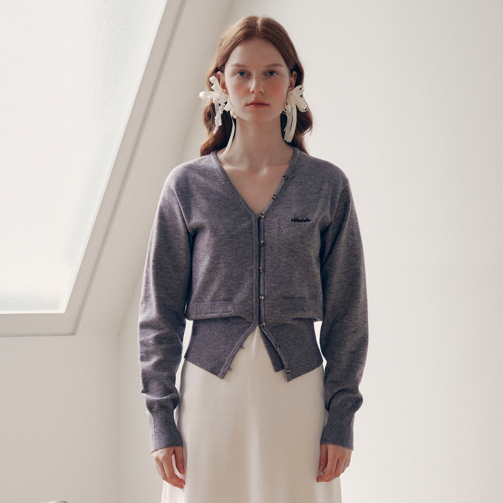 V NECK LOGO BUTTON CARDIGAN NAVY | ファッション通販サイト NUGU