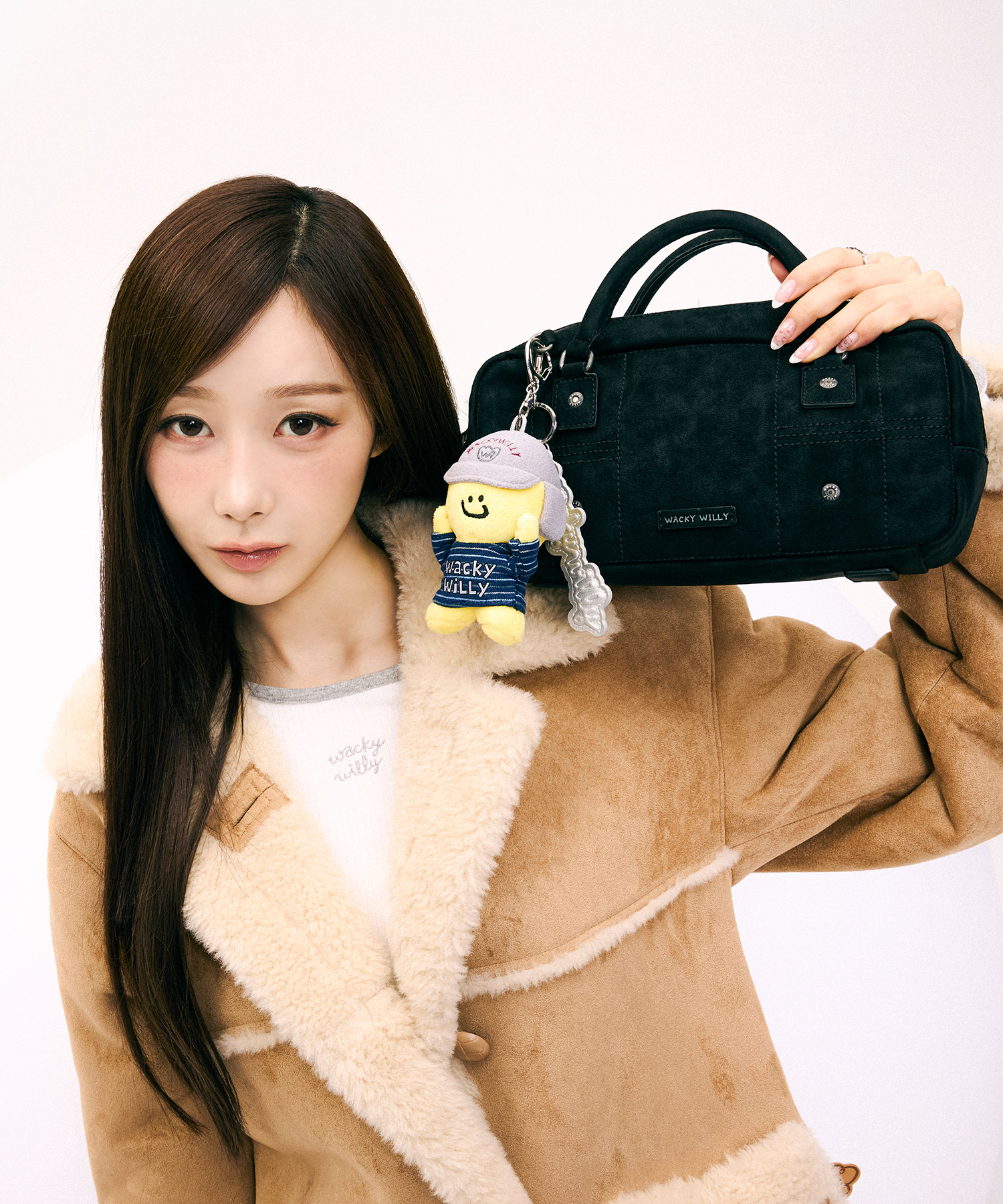 [GISELLE Wearing] Women's Square Bag Black