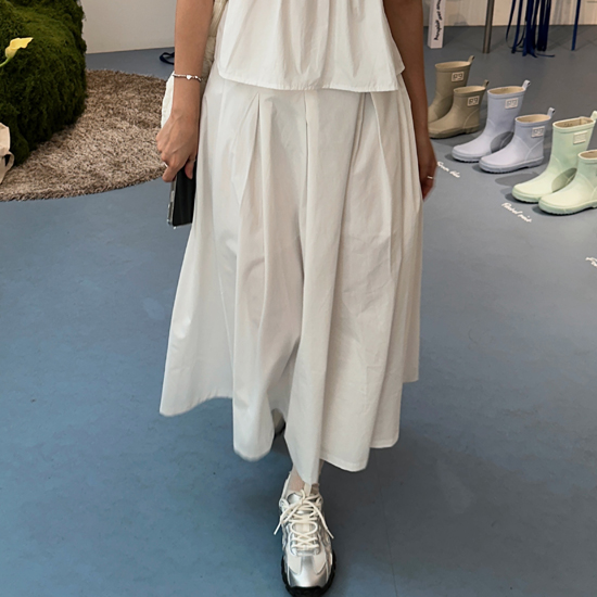タック入りロングスカート
