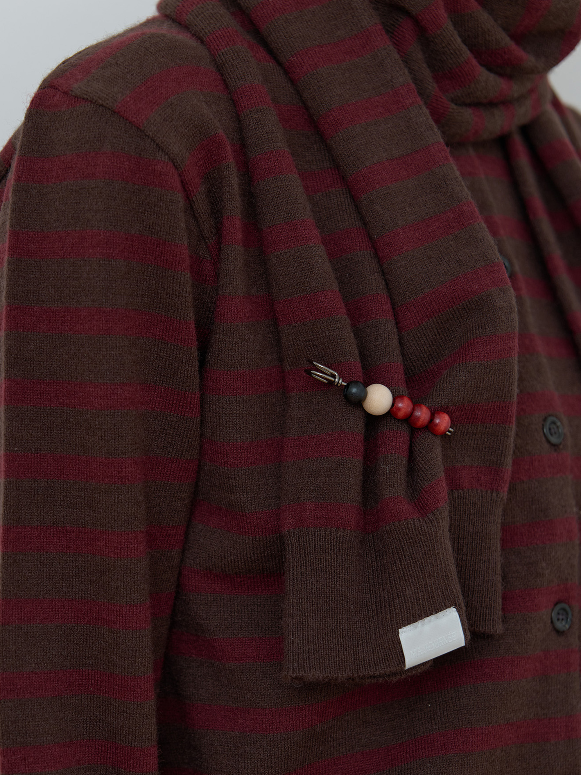 WOOD BEADS SAFETY PIN_RED MIX