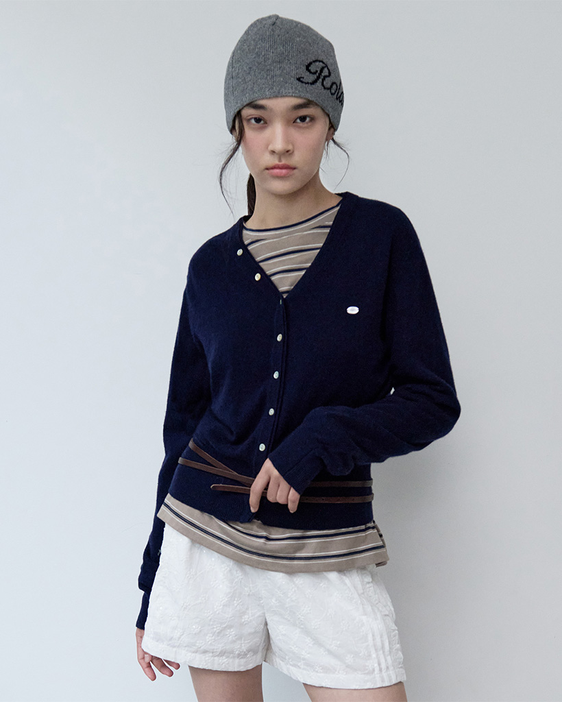 V NECK LOGO BUTTON CARDIGAN NAVY | ファッション通販サイト NUGU