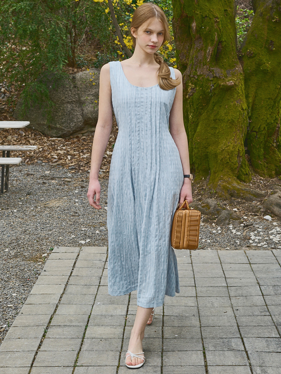 Pintuck bloom dress - Powder blue