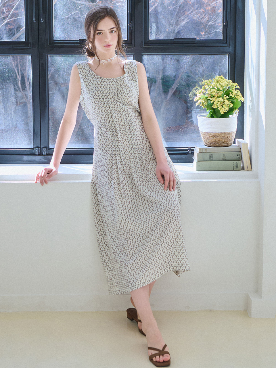 Pintuck pattern dress - Cream