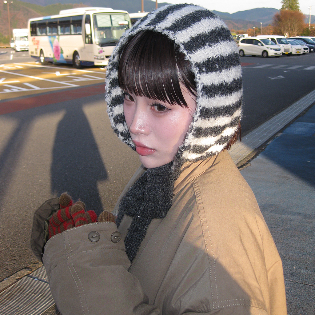 ブークレボーダーイヤーマフアンドケープ