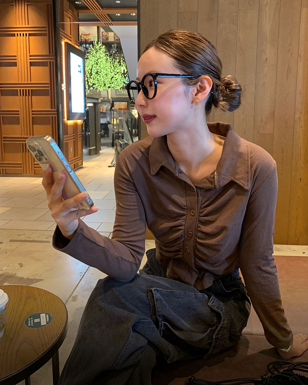 nugu CANIE ハイネック フェイクファー　コート　クリーム ディープVネックウールポケットファーコート | NICCHIA