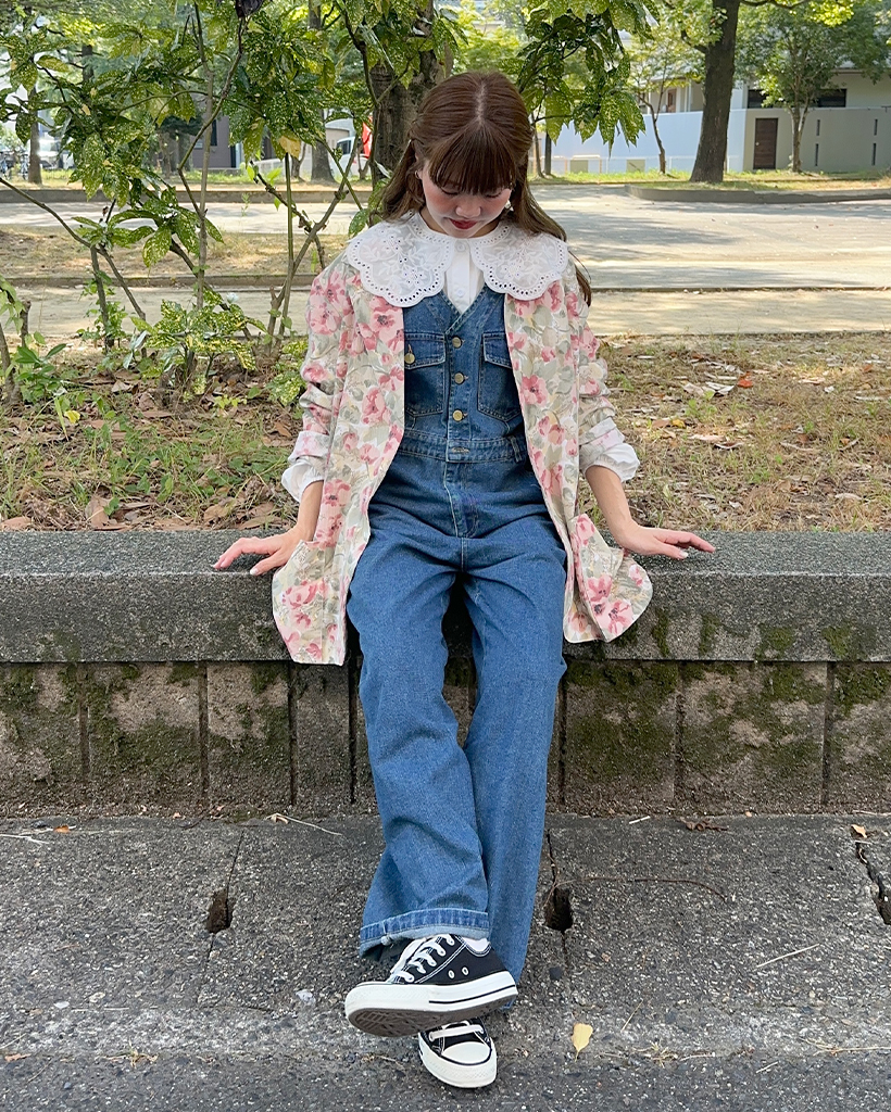 Vネックスリーブレスボタンデニムジャンプスーツ | ファッション