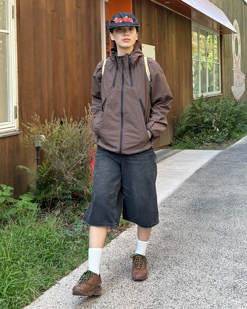 ユニセックス)ジップポイントフードウィンドブレーカー | ファッション