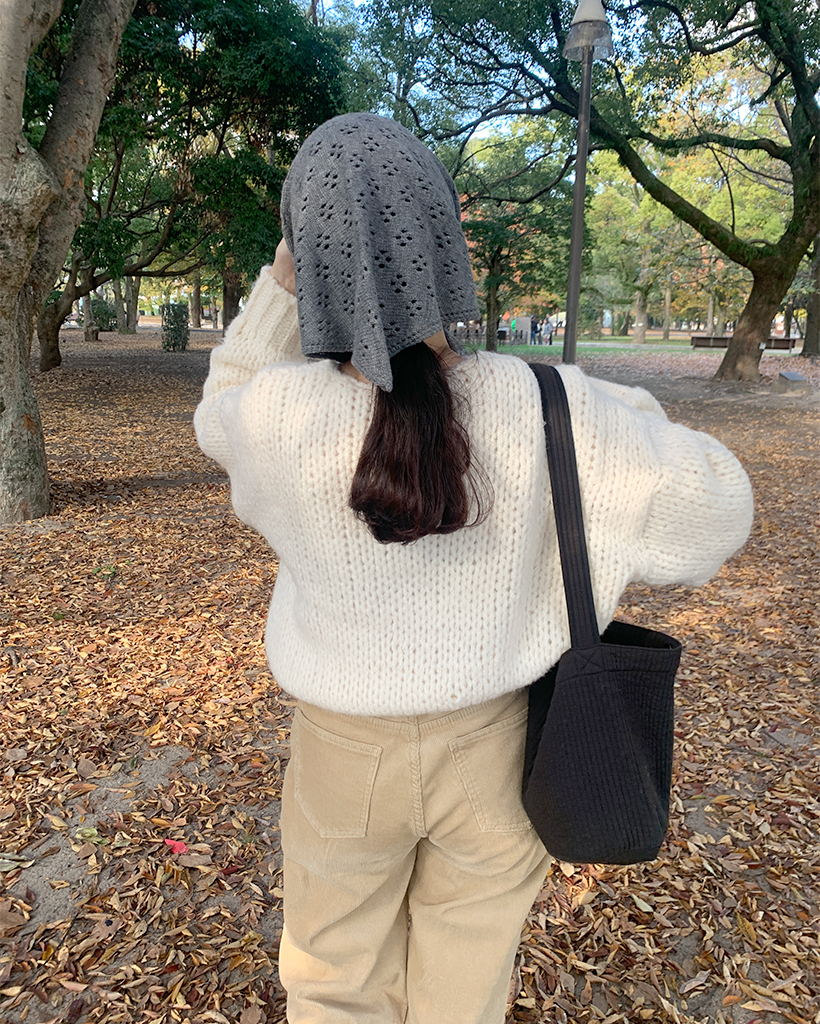 パンチングトライアングルスカーフ | ファッション通販サイト NUGU