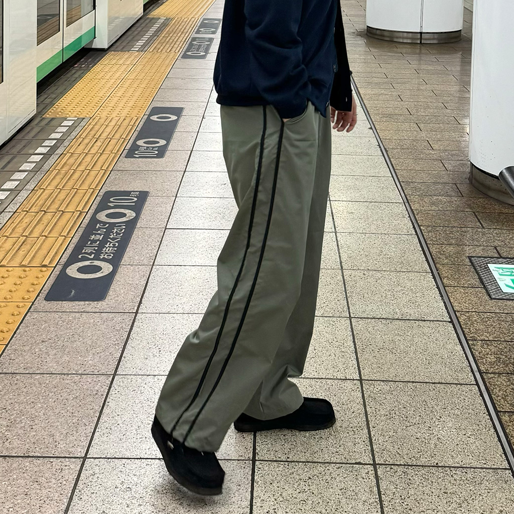 2tuckナイロンボリュームパンツ 美味しいランチとコーヒー☕️♡ パンツは明日発売🫶🏻 2tuck