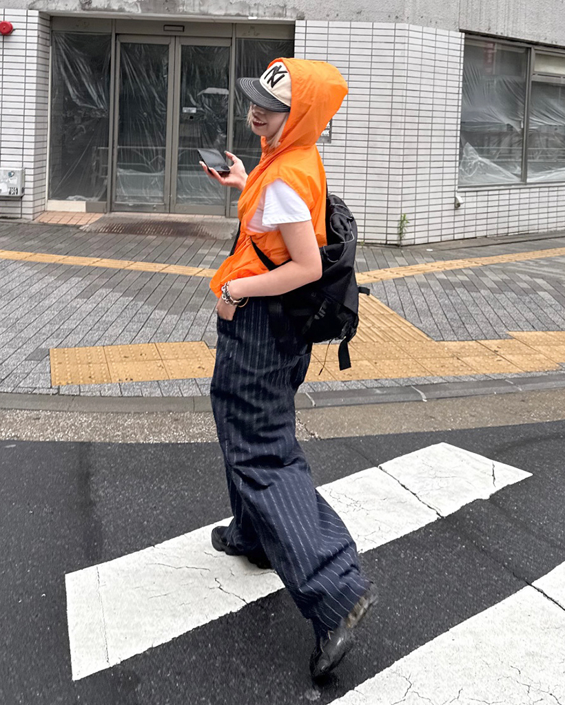 ユニセックス)カラーフード付きベストマウンテンパーカー
