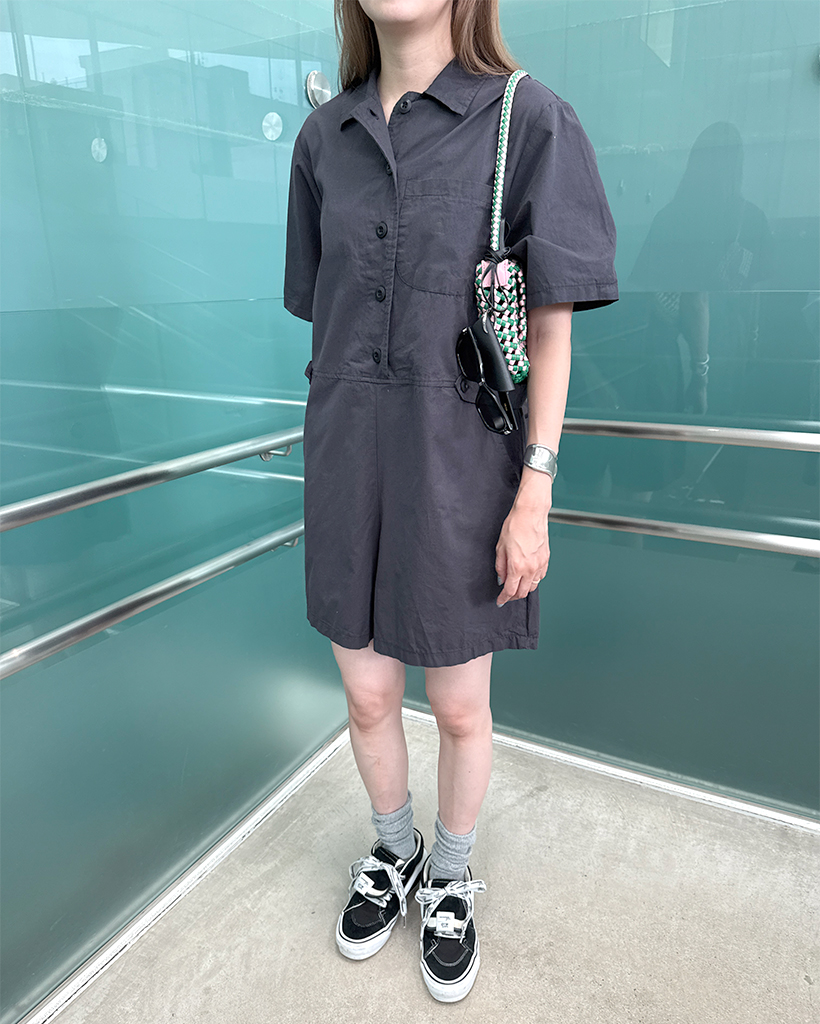 ☆即発☆ ロゴ入りショート ジャンプスーツ ベルト付きショートスリーブジャンプスーツ - サンド | ZARA