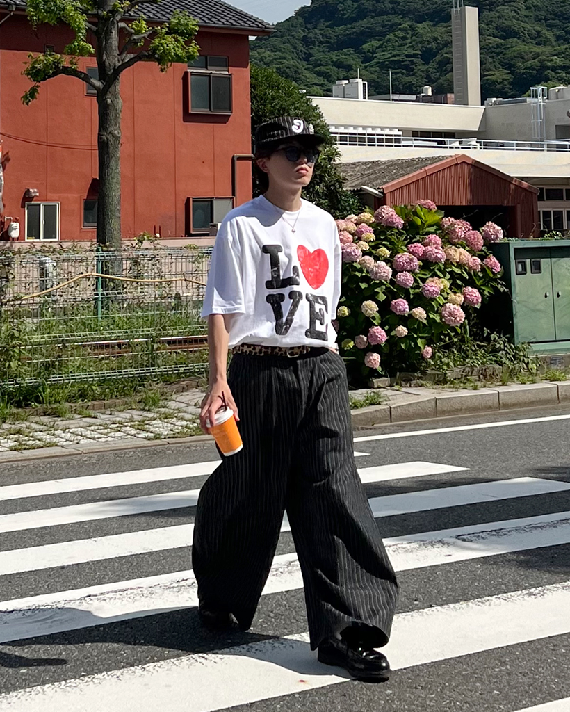 みはち) 送料分として ユニセックス)オーバーフィットLOVE半袖Tシャツ | ファッション