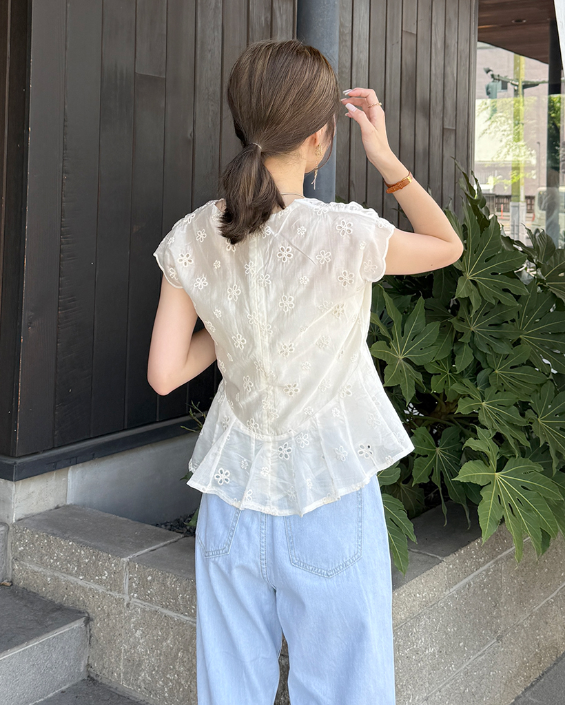 Vネック刺繍ブラウス | ファッション通販サイト NUGU