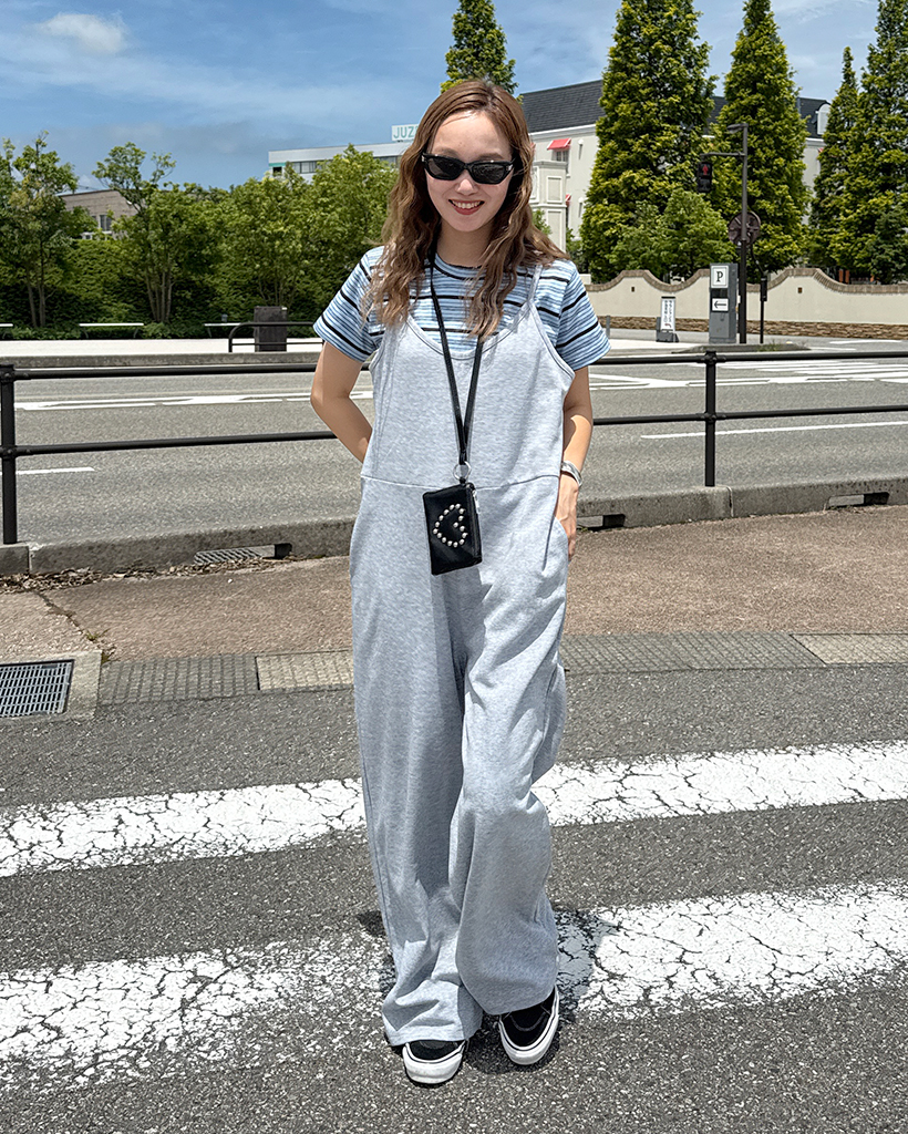 スタンダードフィットボーダーセミクロップド半袖Tシャツ