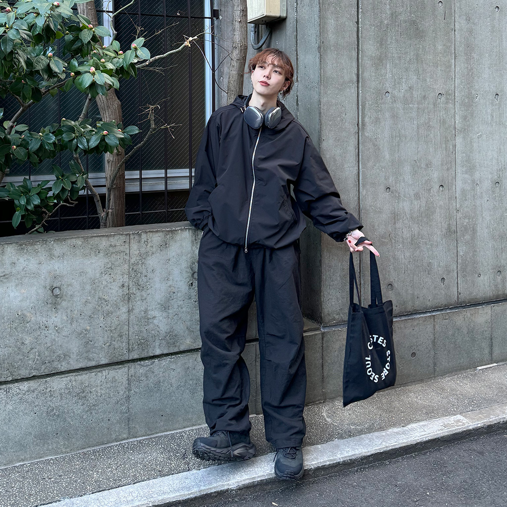 ニルズ　ハイネックウインドブレーカー NILøS ニルズ》ハイネックウィンドブレーカー。 | MERCURY