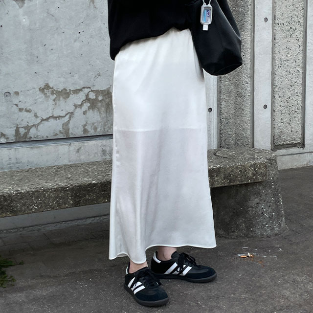 (ORIGINAL) satin stretchy long skirt