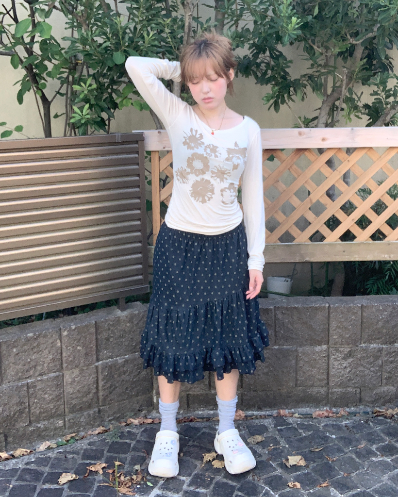 ドットフリルミディスカート