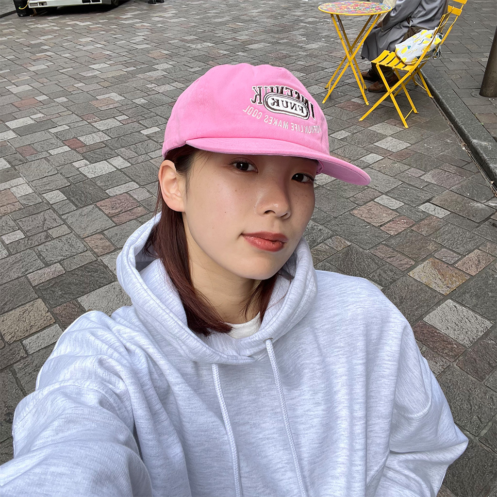 NewJeans FujiwaraベースボールキャップVER.2 ベースボールキャップ 帽子 男女兼用 通販 ロゴ入り ツバ短