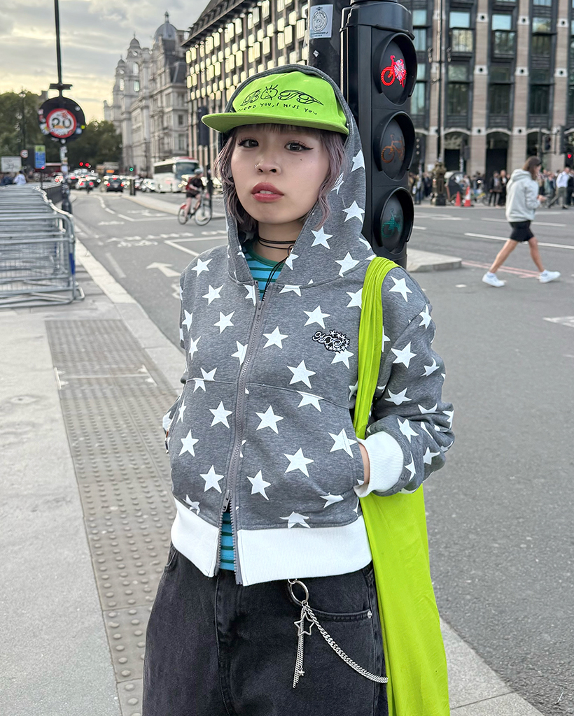 PLEATS PLEASE オリーブ色ジップアップジャケット PLEATS PLEASE オリーブ色ジップアップジャケット