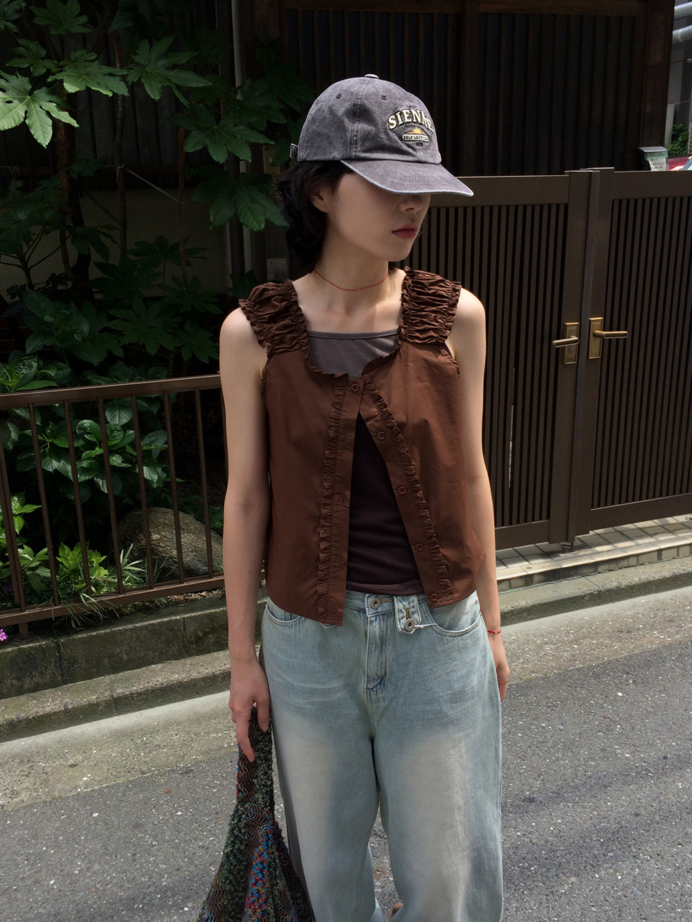 ノースリーブフリルブラウス
