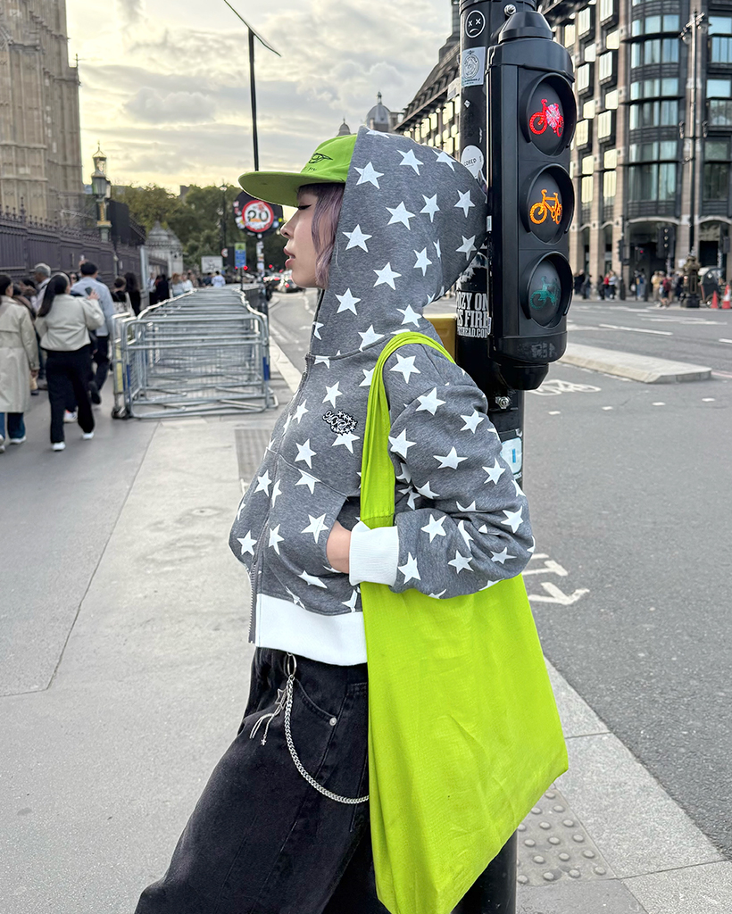 un3d オリーブ色 フード付き クロップドジャケット un3d オリーブ色 フード付き クロップドジャケット