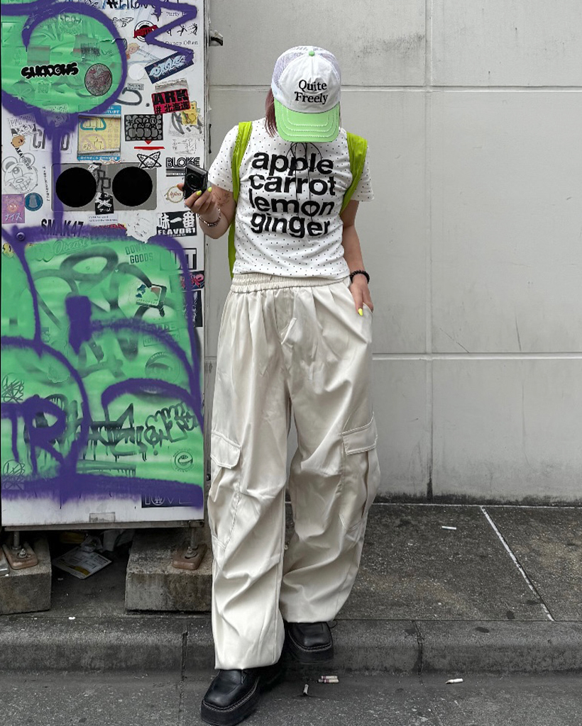 スターパターンフルーツレタリング半袖Tシャツ | ファッション通販