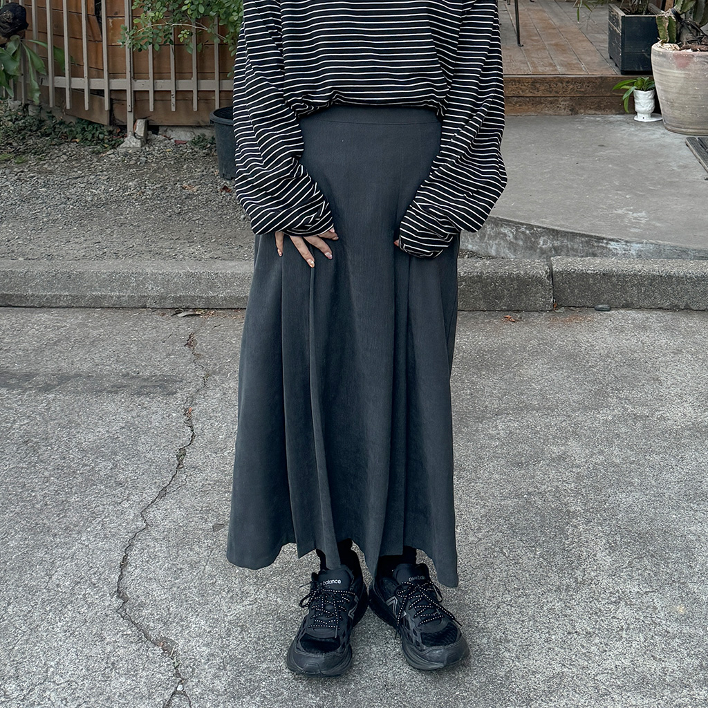 Zucca 青いプリーツロングスカート