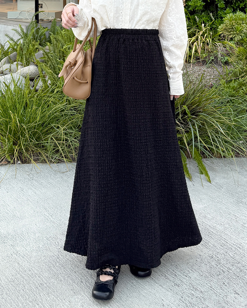 エンボスロングフレアスカート | ファッション通販サイト NUGU