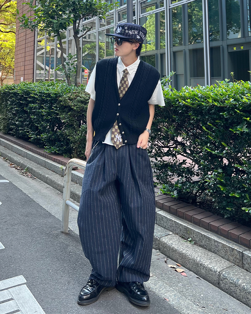 大山シュン【So】ネイビーストライプパンツ/Futu-no-Stripe So New] Striped pants now on sale! We'll explain them in