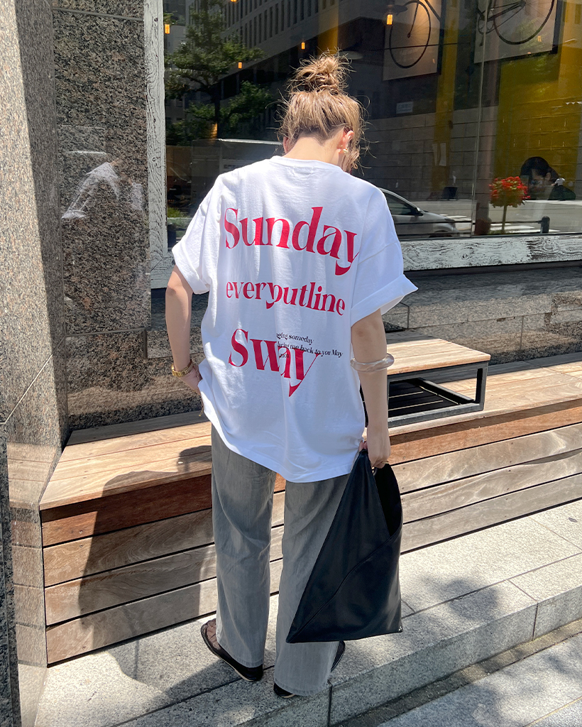 【GIVENCHY】23AW Love プリント ルーズフィット Tシャツ GIVENCHY - GIVENCHY スリムフィット ロゴ Tシャツ | 4.444glad