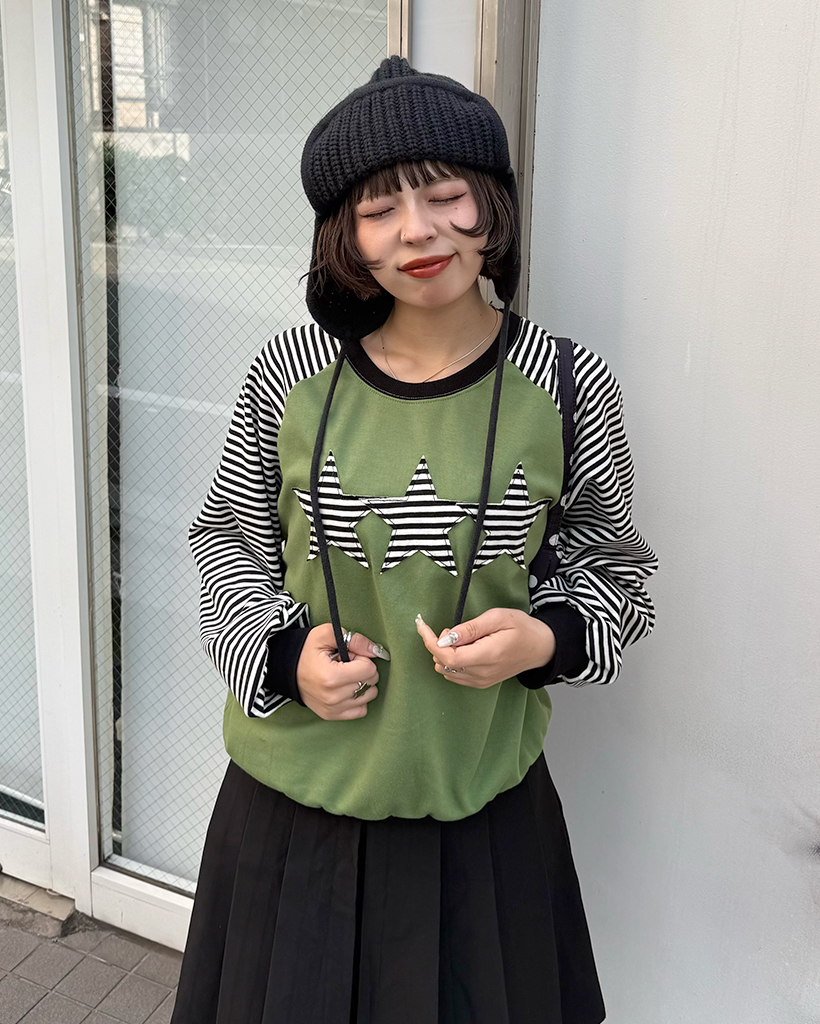 (ユニセックス)ボーダースターパッチラグランスウェットシャツ