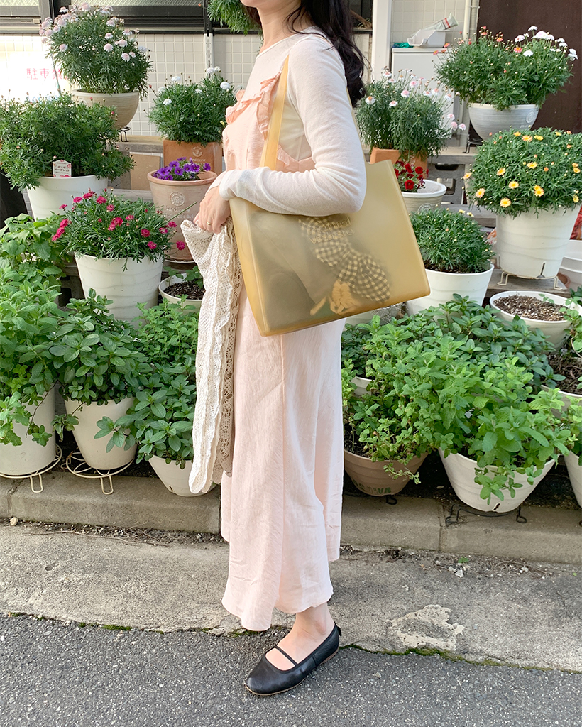 tumugu☆麻のボリュームフレア ワンピース ネイビー ホップフラワーレースフレア ワンピース | ANAYI/アナイ | 三越