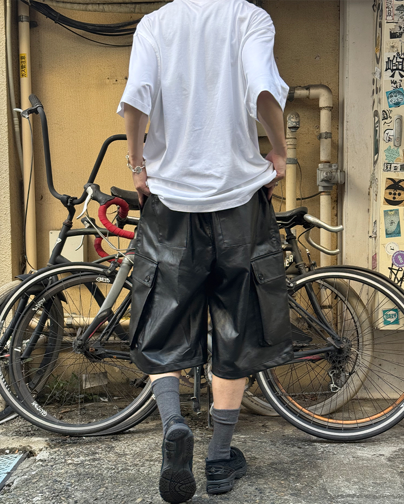 ユニセックス)レザーバミューダパンツ | ファッション通販サイト