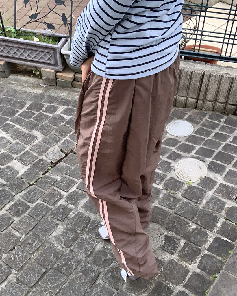 【美品】 INDEPICT ナイロントラックパンツ　Ｌサイズ　インデピクト 美品】 INDEPICT ナイロントラックパンツ Lサイズ インデピクト