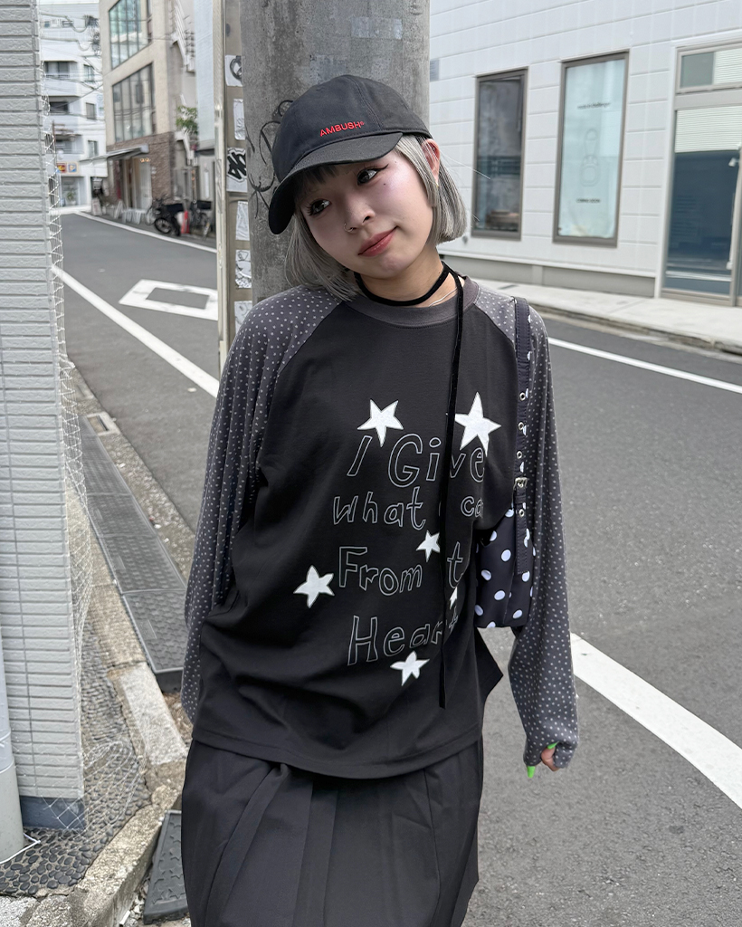 ユニセックス)スターグラフィックレタリングラグラン長袖Tシャツ