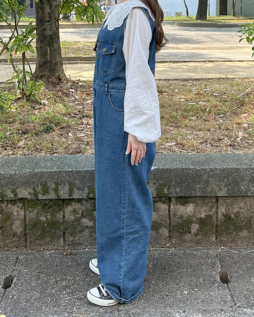 Vネックスリーブレスボタンデニムジャンプスーツ | ファッション