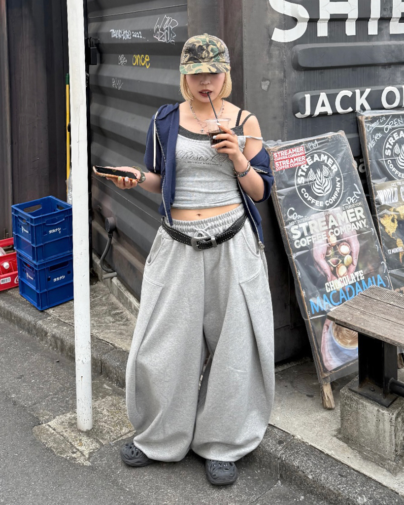 H*o様 gadidanoniem スウェット　グレー oblada HELLOスウェット GRAY