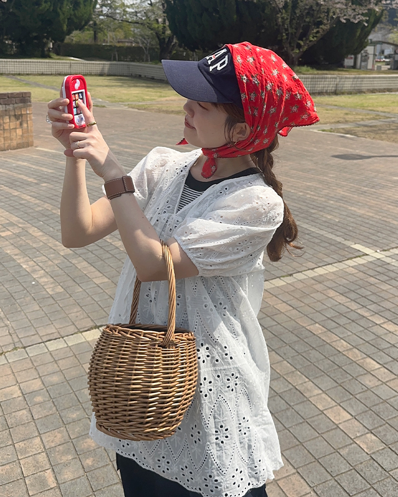 新品タグ付 未使用保管品 Burberrys フラワーパターン スカーフ 新品タグ付 未使用保管品 Burberrys フラワーパターン スカーフ