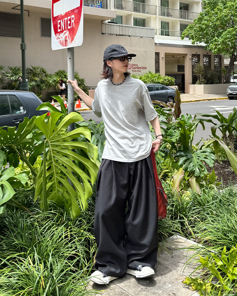 ブラック ワイドパンツ バックポケット付き　ニードルス ブラック ワイドパンツ バックポケット付き ニードルス UNIQLO