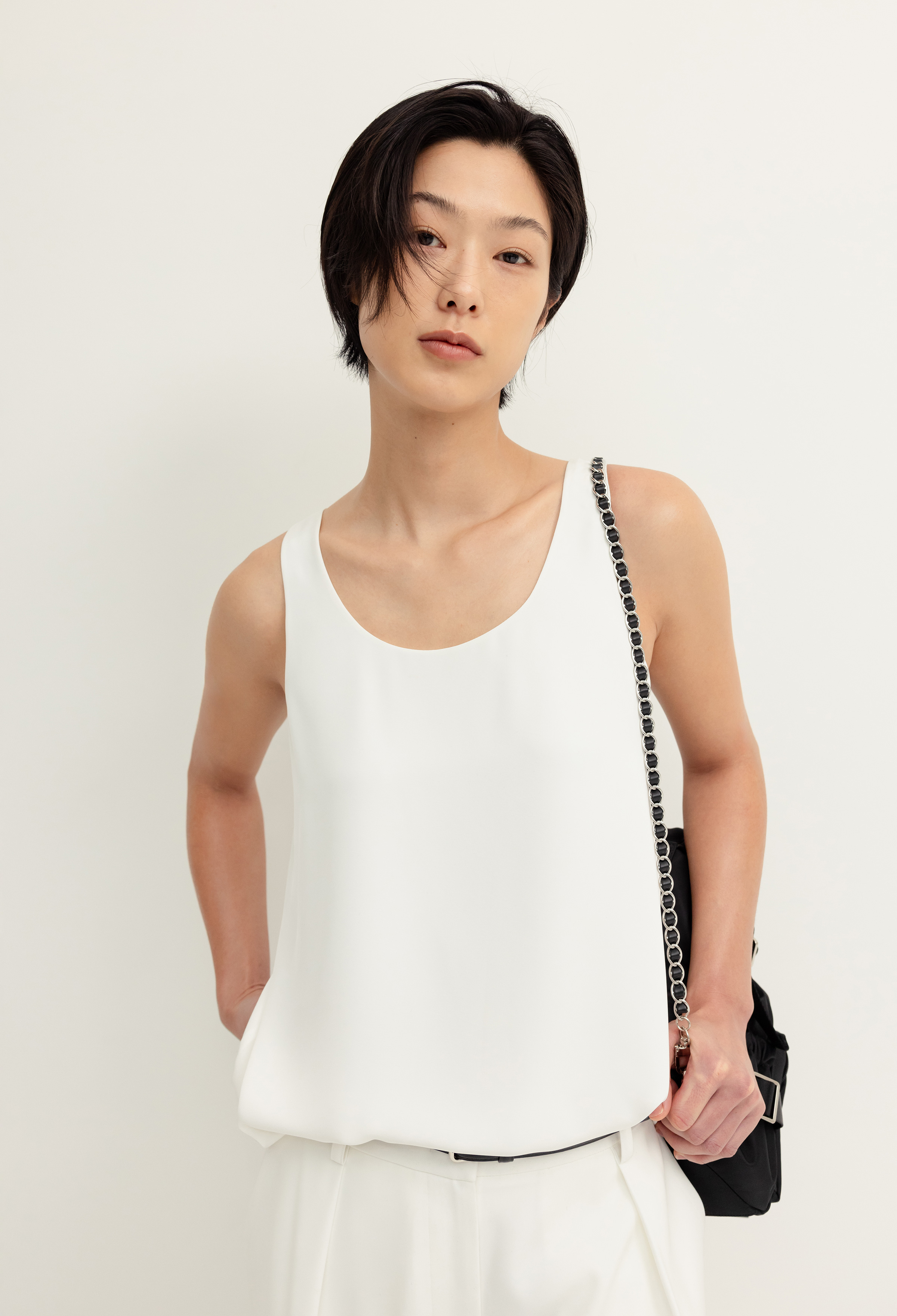 Scoop-neck Sleeveless Blouse Ivory