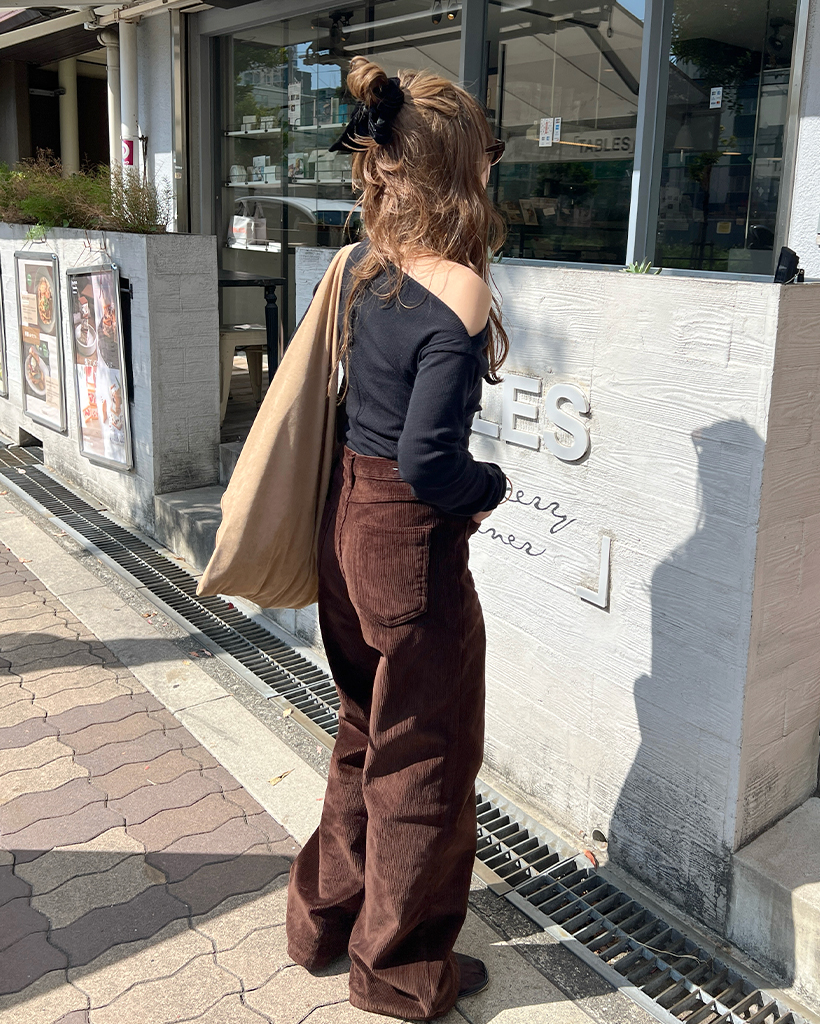 スエードトライアングルショルダーバッグ | ファッション通販サイト NUGU