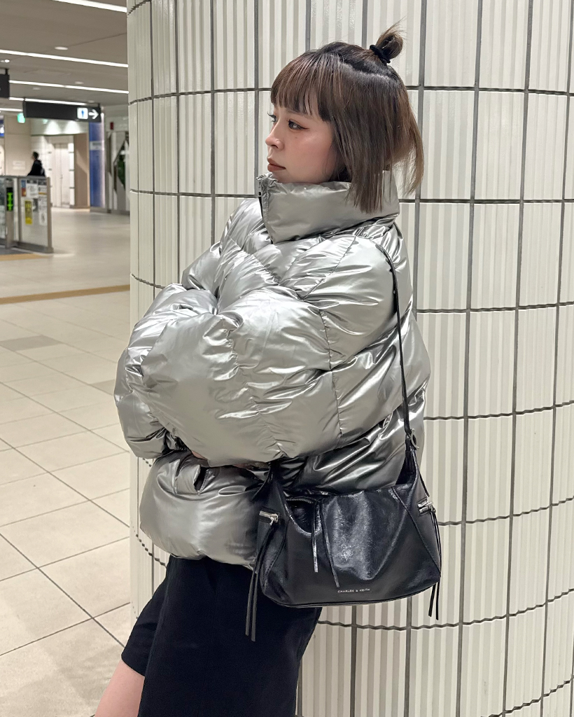 ユニセックス)グロッシーショートダウンジャケット | ファッション通販