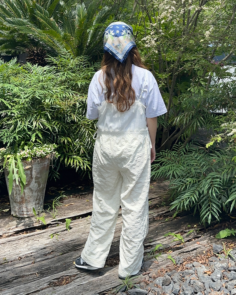 エンボスフラワーパターンバンディングパンツ | ファッション